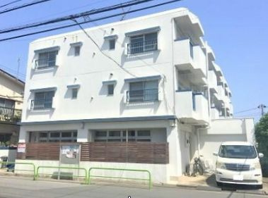 ＣＯＺＹコート市川の玄関