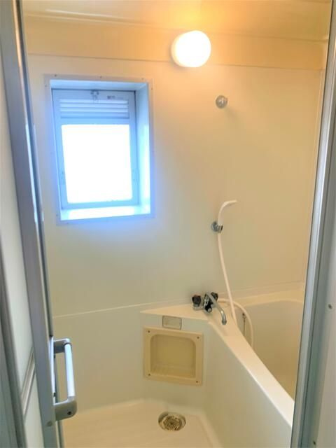 ＣＯＺＹコート市川の浴室
