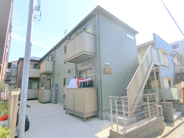 リベール　メゾンの外観|2011年3月築　木造地上2階建て
東京都大田区矢口2丁目　東急多摩川線武蔵新田駅徒歩6分