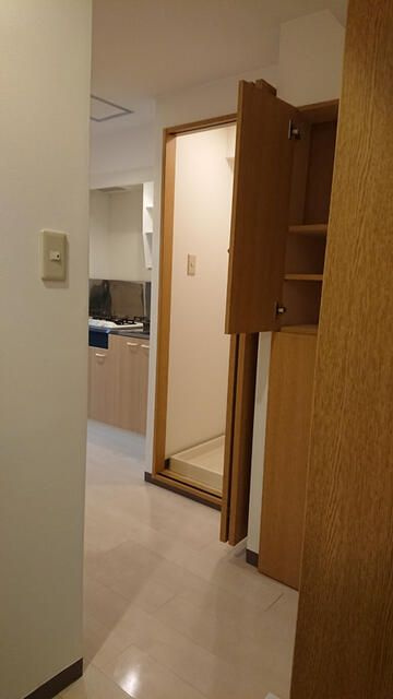アルカサル御苑の玄関