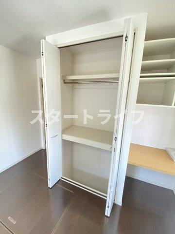 大阪市淀川区木川東４丁目の賃貸マンションの収納