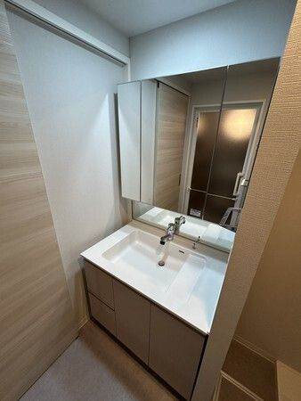 TEAL RESIDENCE BAYの洗面所