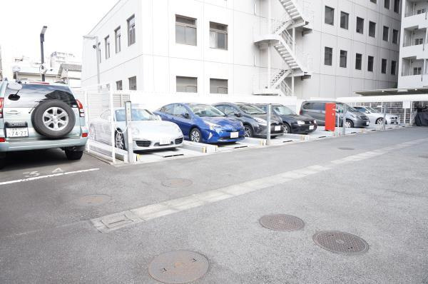 フォルム四谷外苑東の駐車場|駐車場完備です