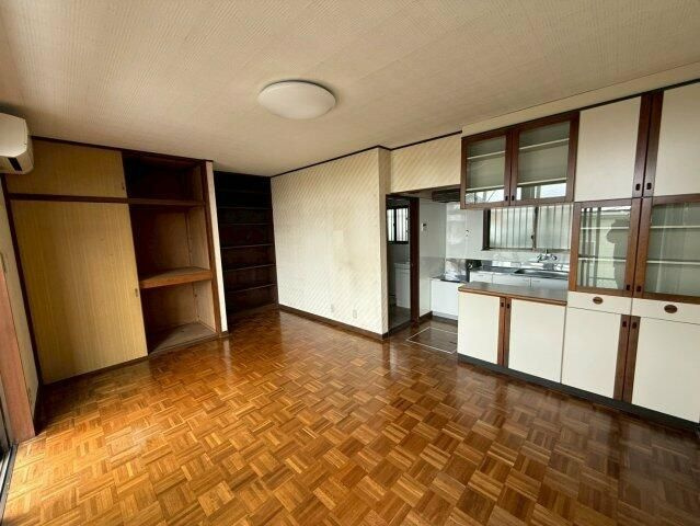 船橋市上山町３丁目戸建の居間・リビング