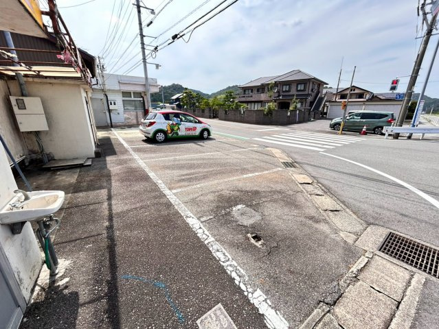 桑谷町 福尾様 貸店舗の駐車場