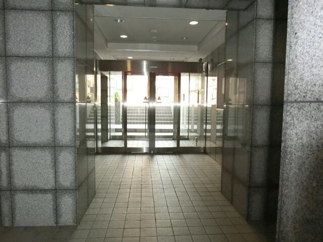 スカイコート新宿落合第６のエントランス|毎日通るエントランスはこのようになっています