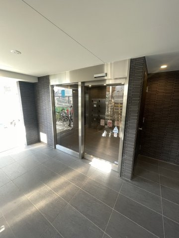 MAXIV世田谷のエントランス|建物の内部です