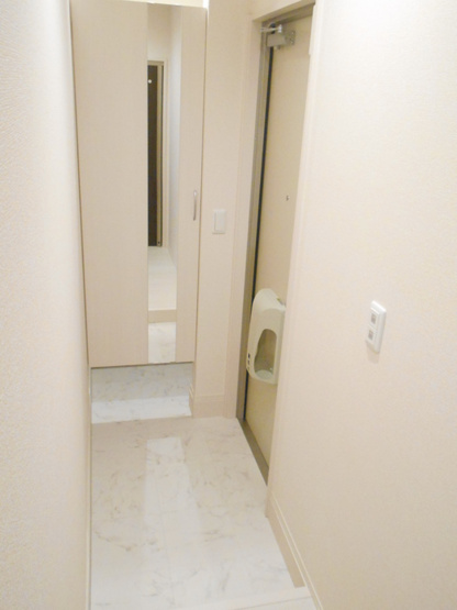 【玄関】グランテリア楽々園W