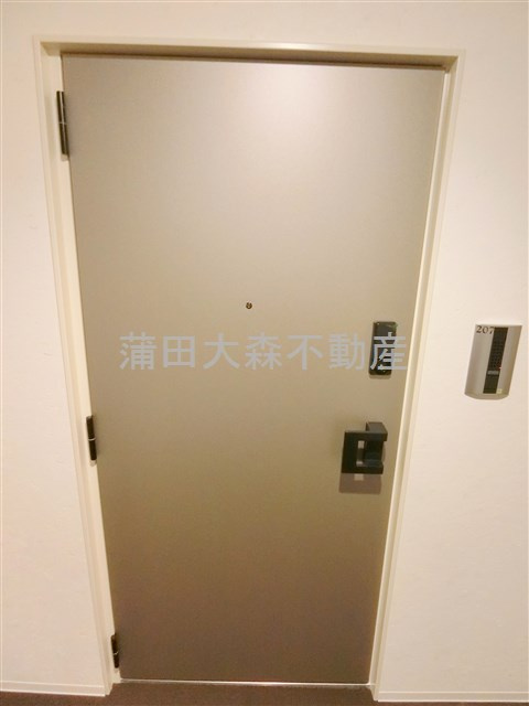 レジディア下丸子プレイスの玄関