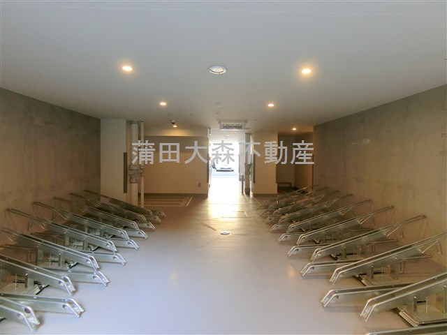 レジディア下丸子プレイスのその他共用部分|屋根付きの駐輪場