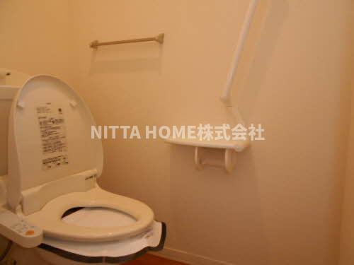 ルミエール・ヴェールのトイレ|暖房洗浄便座付きのトイレです＊
