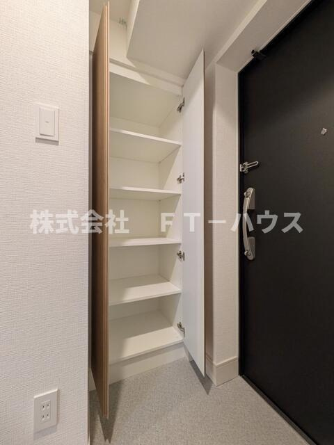レジデンス船橋東中山の玄関