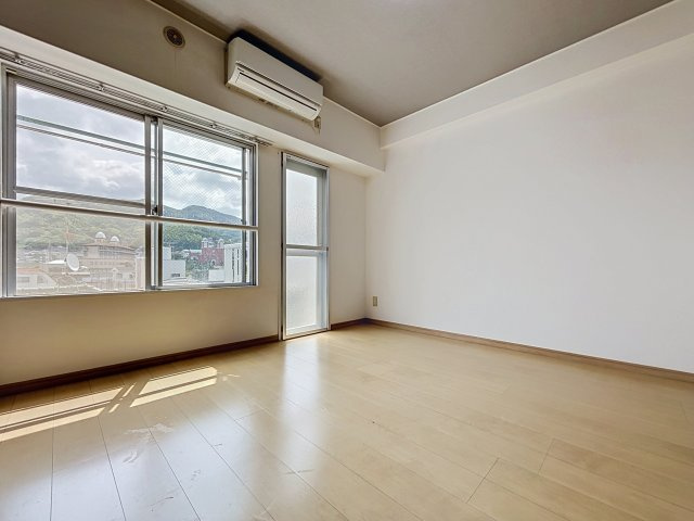 メゾンド橋口の居間・リビング|明るいお部屋です