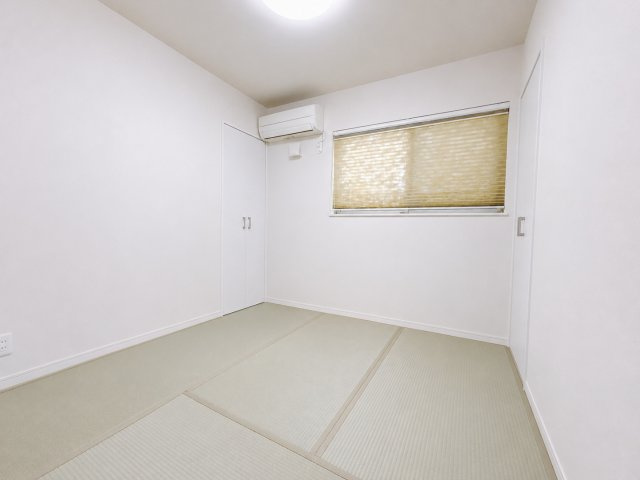 【中古戸建】前橋市堤町の和室|■1階和室｜和室でしか味わえない畳ならではの香りや素材で和のやすらぎを感じてください♪休日はお子様とお昼寝するのにも最適です！