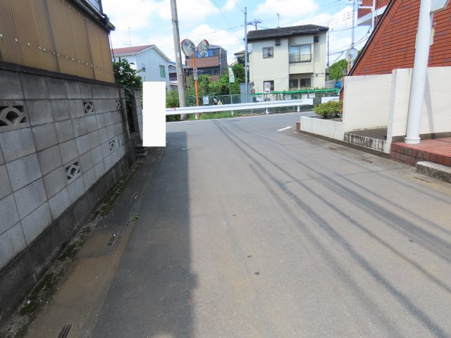 鶴ヶ島市鶴ヶ丘新築戸建の前面道路含む現地写真