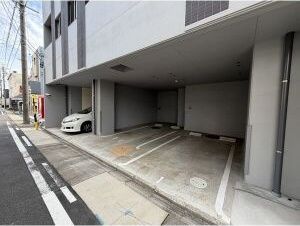 VERITAS SHIRAKANEの駐車場