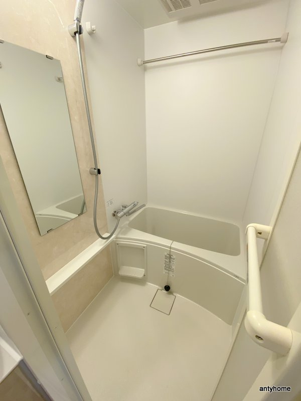 エスリード弁天町ルシェンテ　仲介手数料無料の浴室