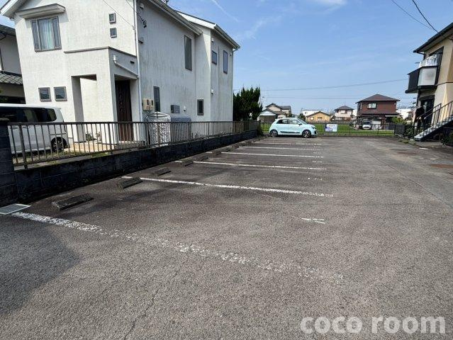 ファームサイドしょうろくB棟の駐車場
