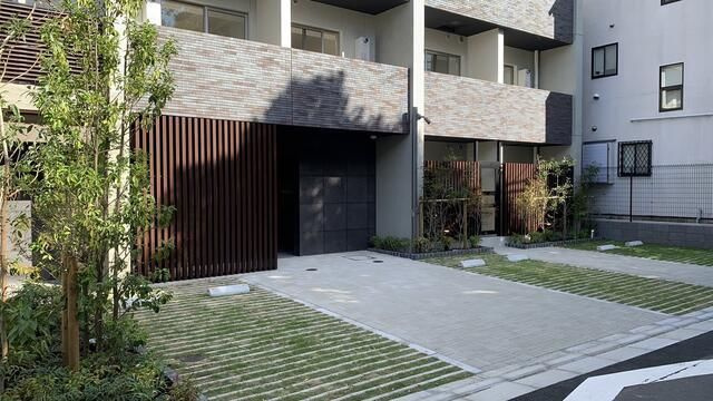 ガリシアレジデンス松陰神社のエントランス