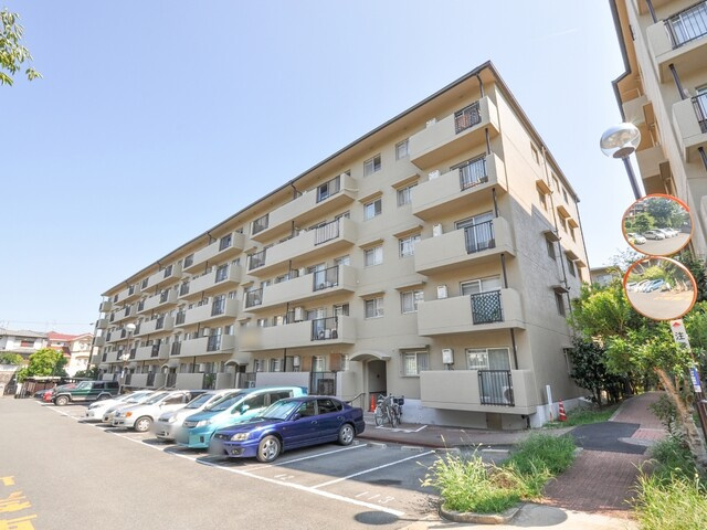 メゾン千里丘P棟の外観