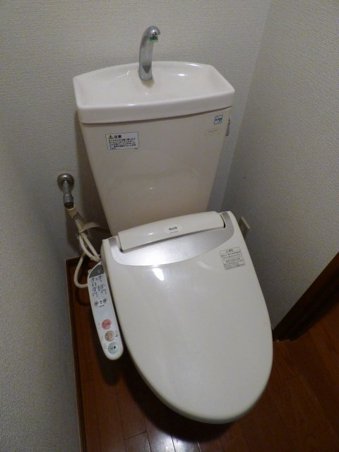 世田谷区桜丘３丁目のアパートのトイレ|落ち着ける空間はここにも