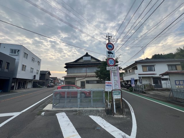 杵島郡江北町　江北駅前　15SLDKの前面道路含む現地写真
