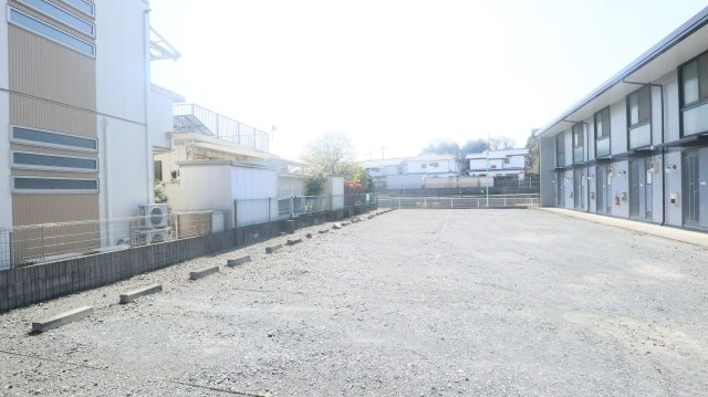 シティハイツ東村山の駐車場