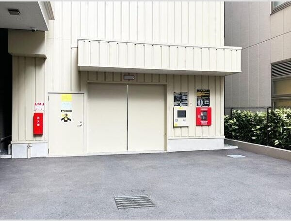 スプランディッド江坂駅前の駐車場