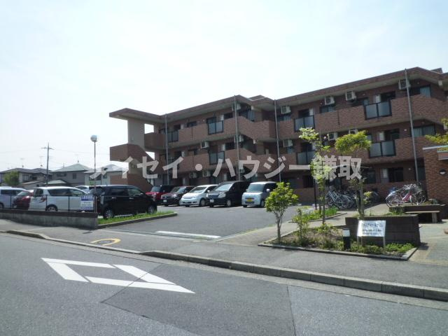 アメニティー・なかにしの駐車場|敷地内駐車場ありますよ♪