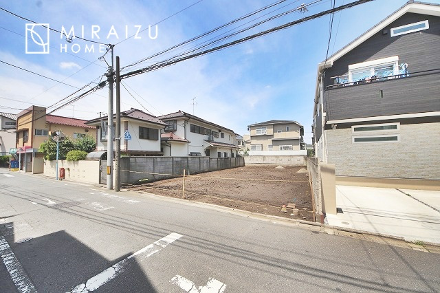 【前面道路含む現地写真】 | 運転が不安な方も安心な前面道路、きちんと幅員のある道路は女性にも安心です。整備されている道路は気持ちも良いですね♪