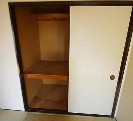町田市原町田１丁目のアパートの収納
