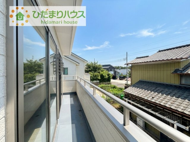 【バルコニー】 | つくばみらい市伊奈東　新築戸建 | 広々としたバルコニー。お洗濯物もぜーんぶ干せちゃいます！！