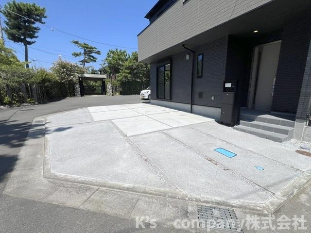 藤沢市辻堂3丁目　新築戸建の駐車場|駐車スペース◇3台駐車可能です♪