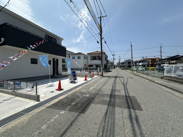 神戸市西区王塚台6丁目新築戸建２号棟の前面道路含む現地写真
