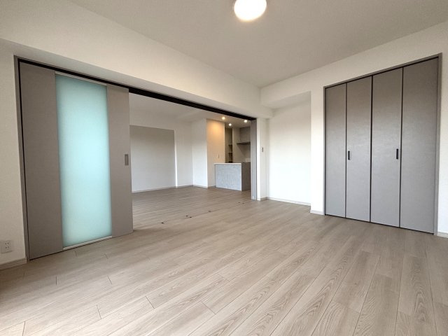 コープ野村半田弐号棟の洋室|南側洋室