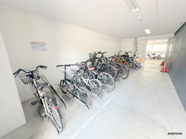 ラシュレエグゼ夕陽丘　仲介手数料無料の駐車場