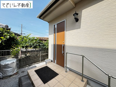 【玄関】 | 熊谷市大原1丁目　中古住宅   | 現地(2026年7月撮影)