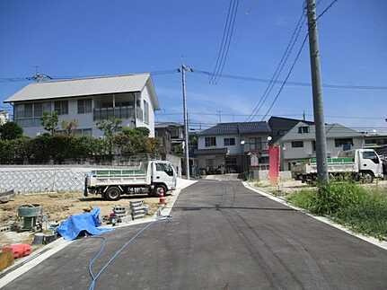 廿日市市地御前北３丁目　新築一戸建ての前面道路含む現地写真