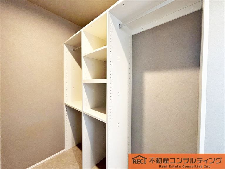 神戸市灘区赤坂通2丁目　新築戸建の前面道路含む現地写真