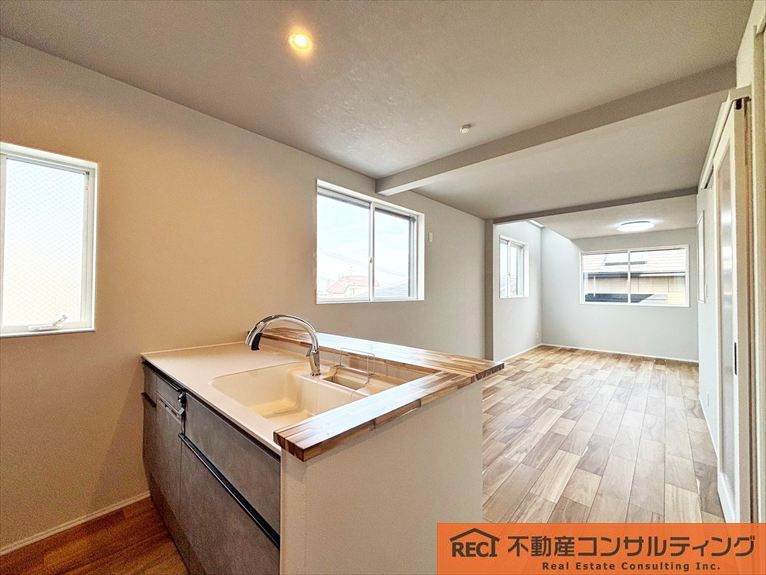 神戸市灘区赤坂通2丁目　新築戸建のキッチン