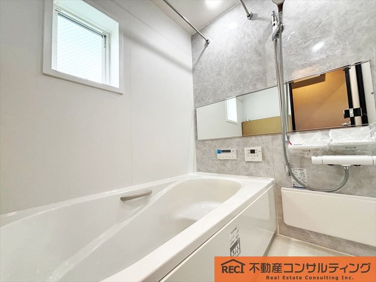 神戸市灘区赤坂通2丁目　新築戸建の浴室