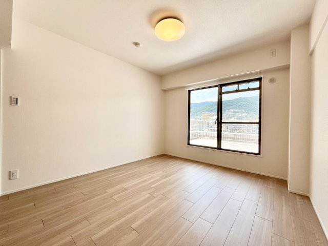 本山ロイヤルマンションの洋室|きれいな洋室です