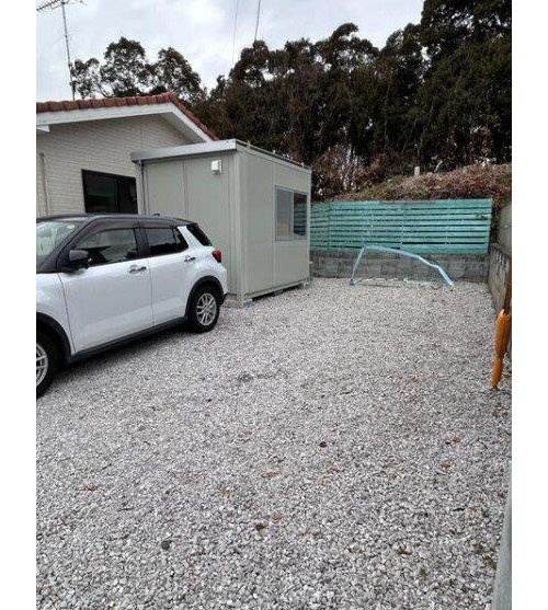 山陽小野田市厚狭　一戸建ての駐車場