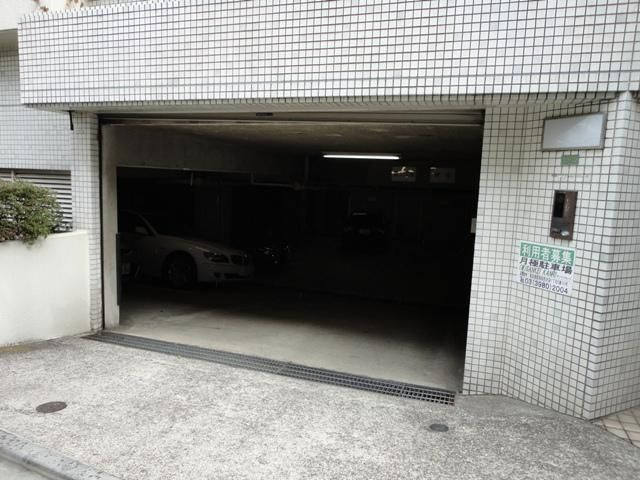 ＷＯＯＤＥＮ　ＢＥＬＬ（ウッデン　ベル）の駐車場
