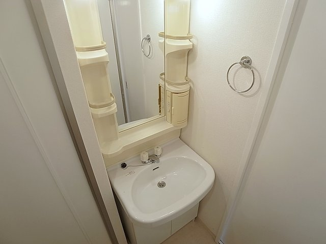兵庫駅前アーバンライフの洗面所|独立洗面台