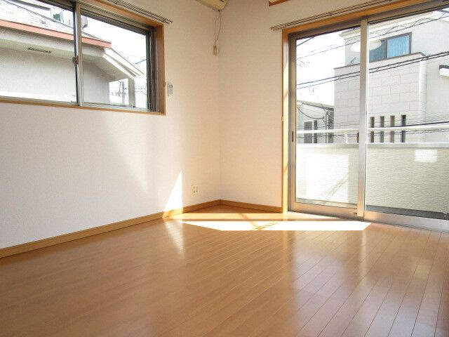 サンライズ椿の居間・リビング