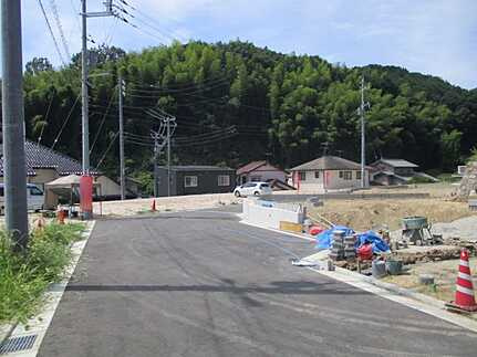 廿日市市地御前北３丁目　新築一戸建ての前面道路含む現地写真