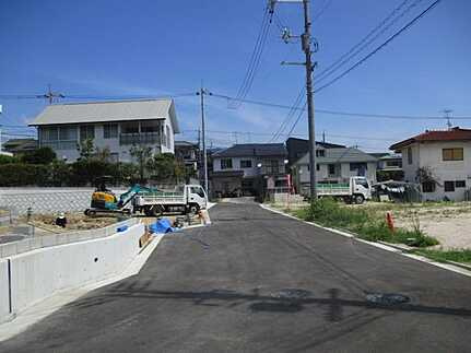廿日市市地御前北３丁目　新築一戸建ての前面道路含む現地写真