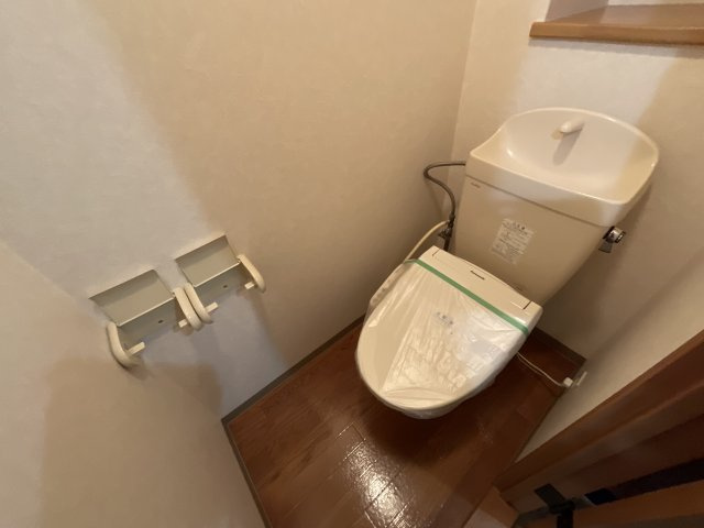 【トイレ】 | エスポワール壱番館 | シャワー付トイレです