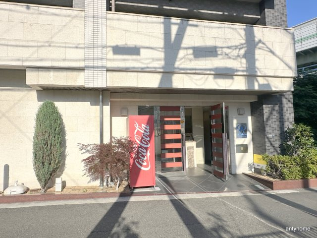 アスリート本町リバーウエスト　仲介手数料無料のエントランス